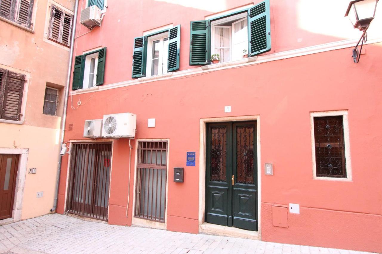 Apartma Zara *